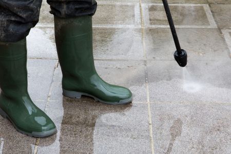 Why professional pressure washing always beats diy